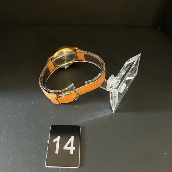 Women’s Disney Mickey Mouse watch - Picture 6 of 6